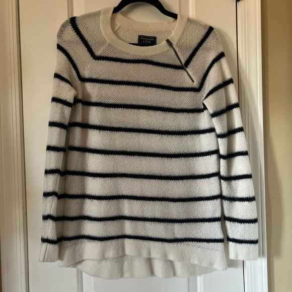 Abercrombie & Fitch Sweaters - Women Abercombie & Fitch Sweater Ladies Size M Gently Used Striped Sweater